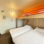 Hotelf1 Laval Hotel