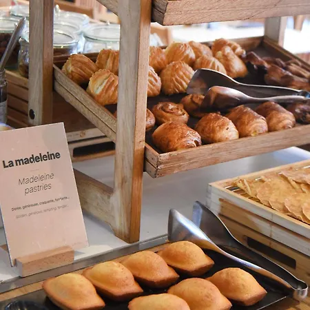 Hotelf1 Laval Changé