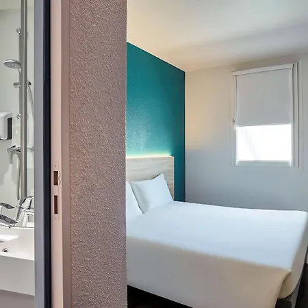 Hotelf1 Laval 호텔 Changé