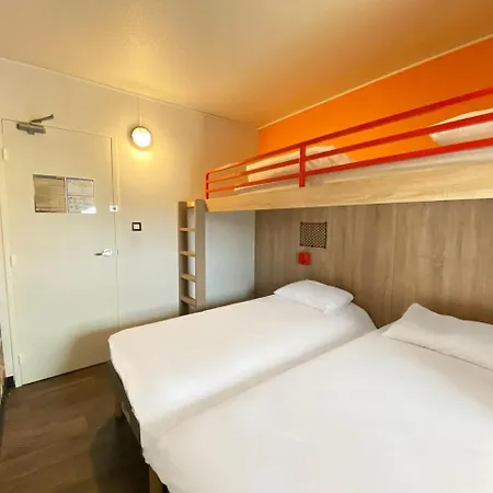 Hotelf1 Laval Hotel