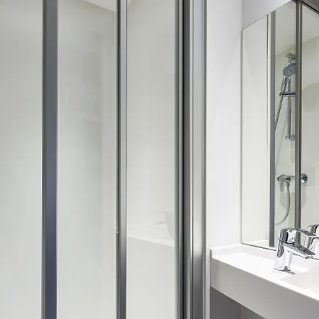 Hotel Hotelf1 Laval