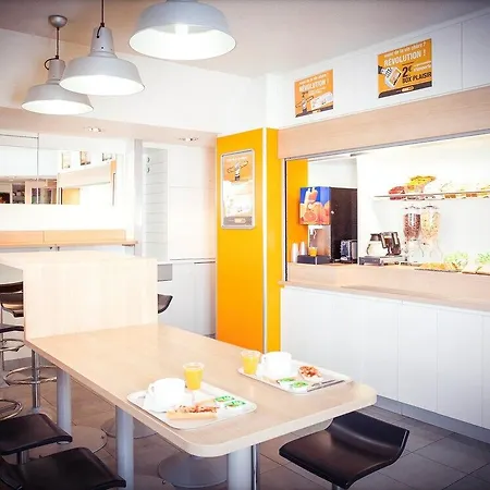 Hotelf1 Laval فندق Changé