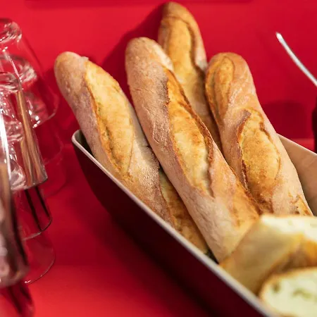 فندق Hotelf1 Laval *