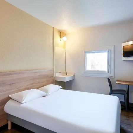 Hotel Hotelf1 Laval *