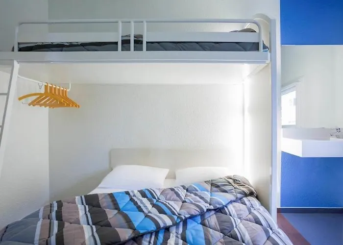 Hotelf1 Laval Changé