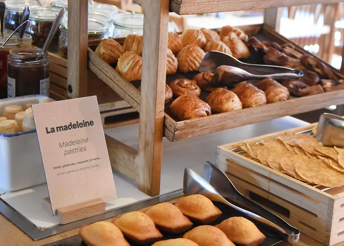 Hotelf1 Laval Changé