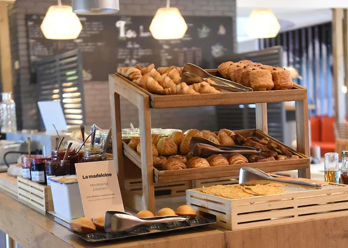 Hotelf1 Laval Changé