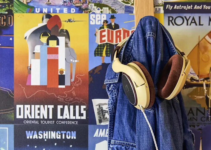 Hotelf1 Laval Hotel Changé