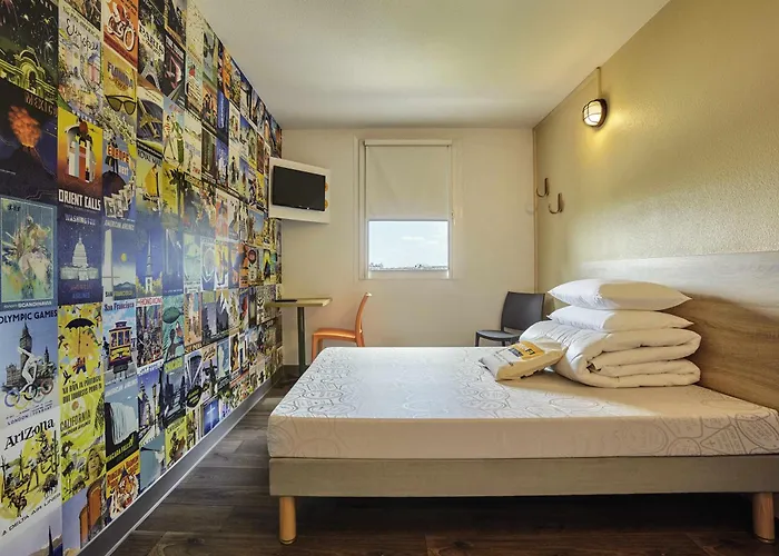 Hotelf1 Laval Changé