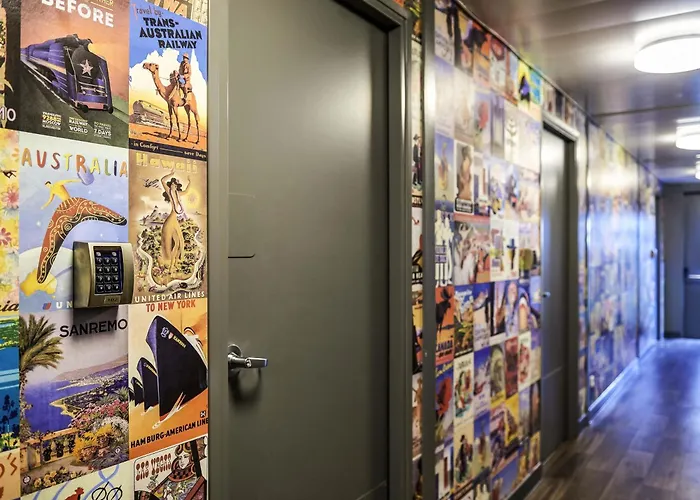 Hotelf1 Laval 酒店 *