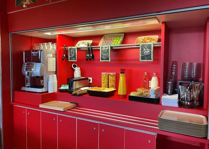 Hotelf1 Laval Changé