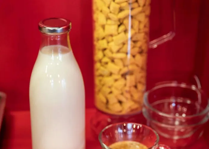 Hotelf1 Laval * Changé